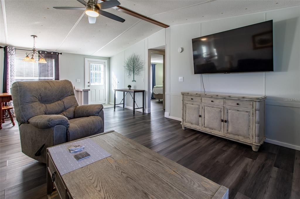 For Sale: $950,000 (5 beds, 3 baths, 2178 Square Feet)