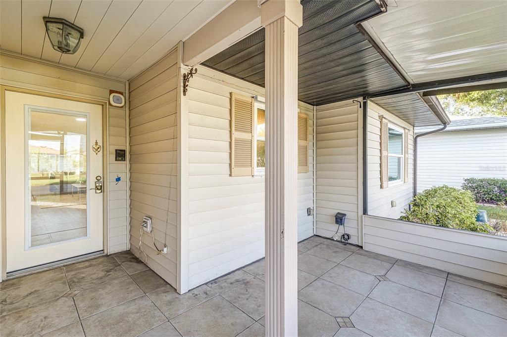 For Sale: $299,900 (2 beds, 2 baths, 1751 Square Feet)