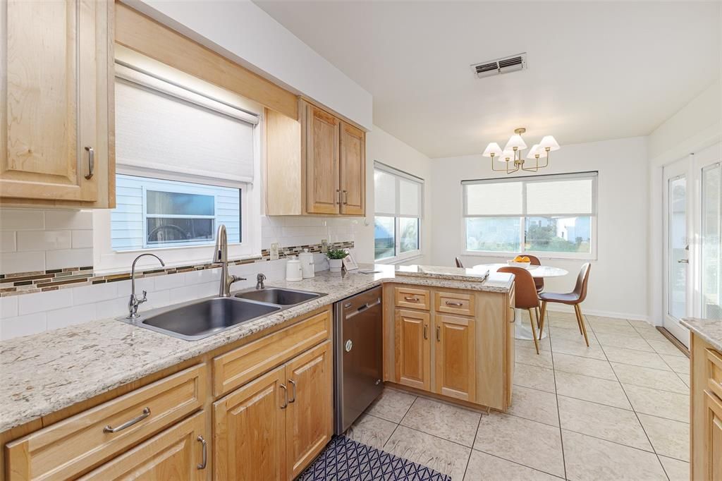 For Sale: $299,900 (2 beds, 2 baths, 1751 Square Feet)