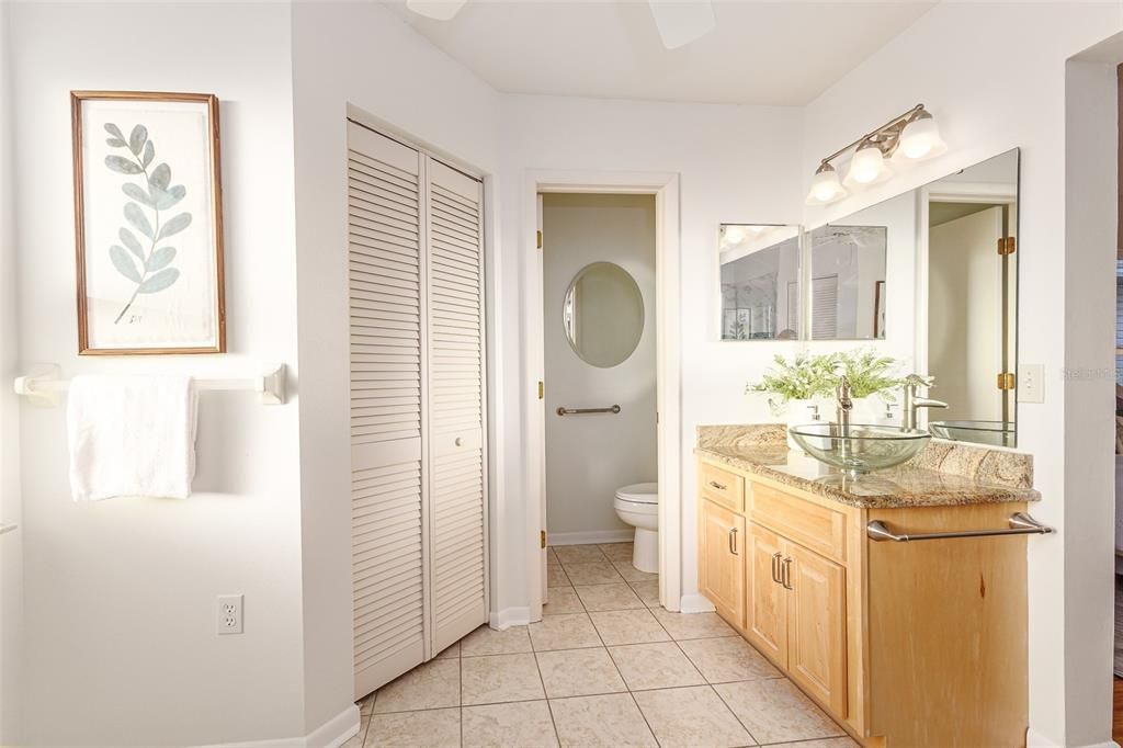 For Sale: $299,900 (2 beds, 2 baths, 1751 Square Feet)