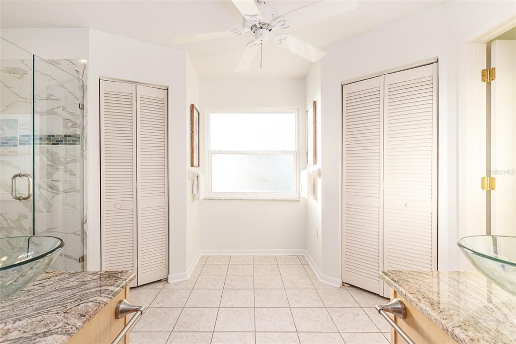 For Sale: $299,900 (2 beds, 2 baths, 1751 Square Feet)