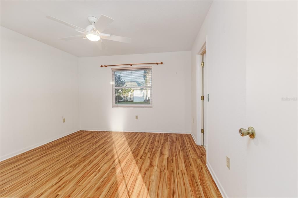 For Sale: $299,900 (2 beds, 2 baths, 1751 Square Feet)
