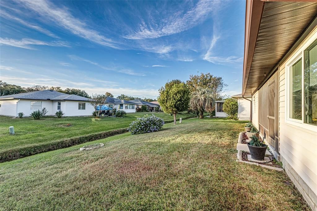 For Sale: $299,900 (2 beds, 2 baths, 1751 Square Feet)