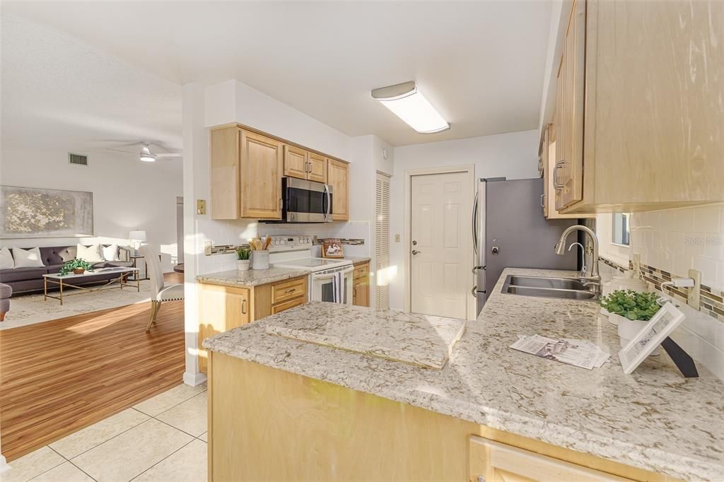 For Sale: $299,900 (2 beds, 2 baths, 1751 Square Feet)