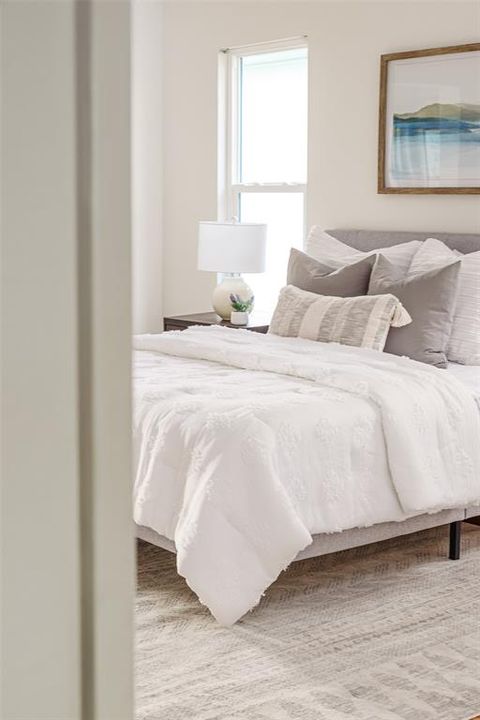 For Sale: $299,900 (2 beds, 2 baths, 1751 Square Feet)