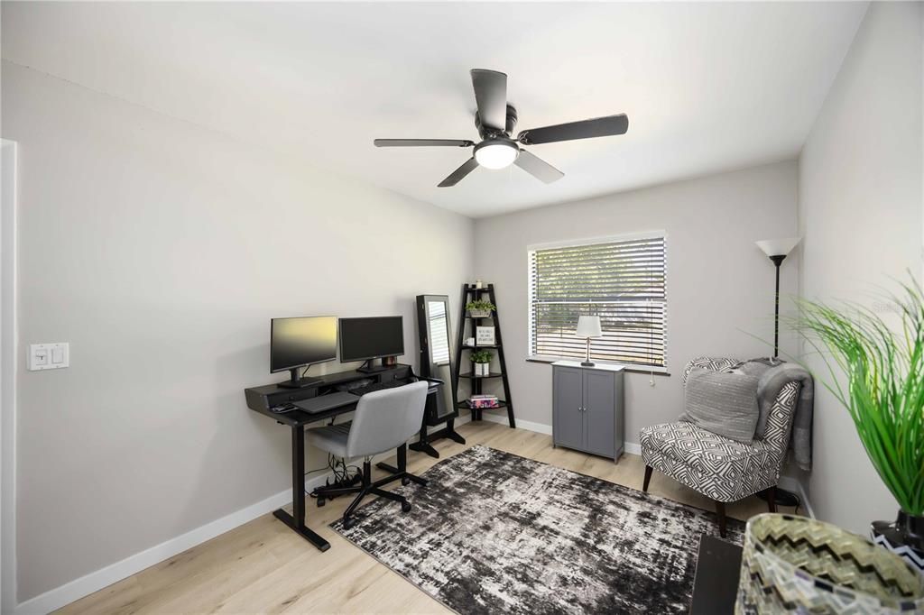 For Sale: $349,999 (2 beds, 2 baths, 878 Square Feet)