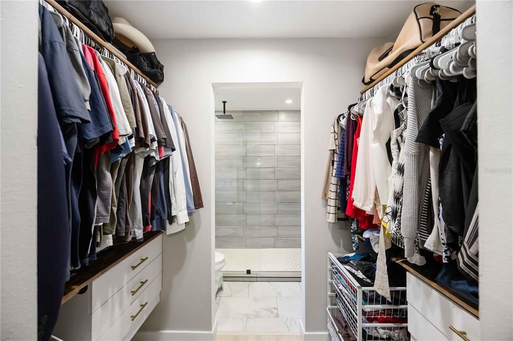 For Sale: $349,999 (2 beds, 2 baths, 878 Square Feet)