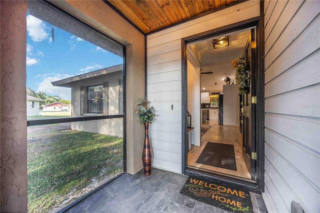 For Sale: $349,999 (2 beds, 2 baths, 878 Square Feet)