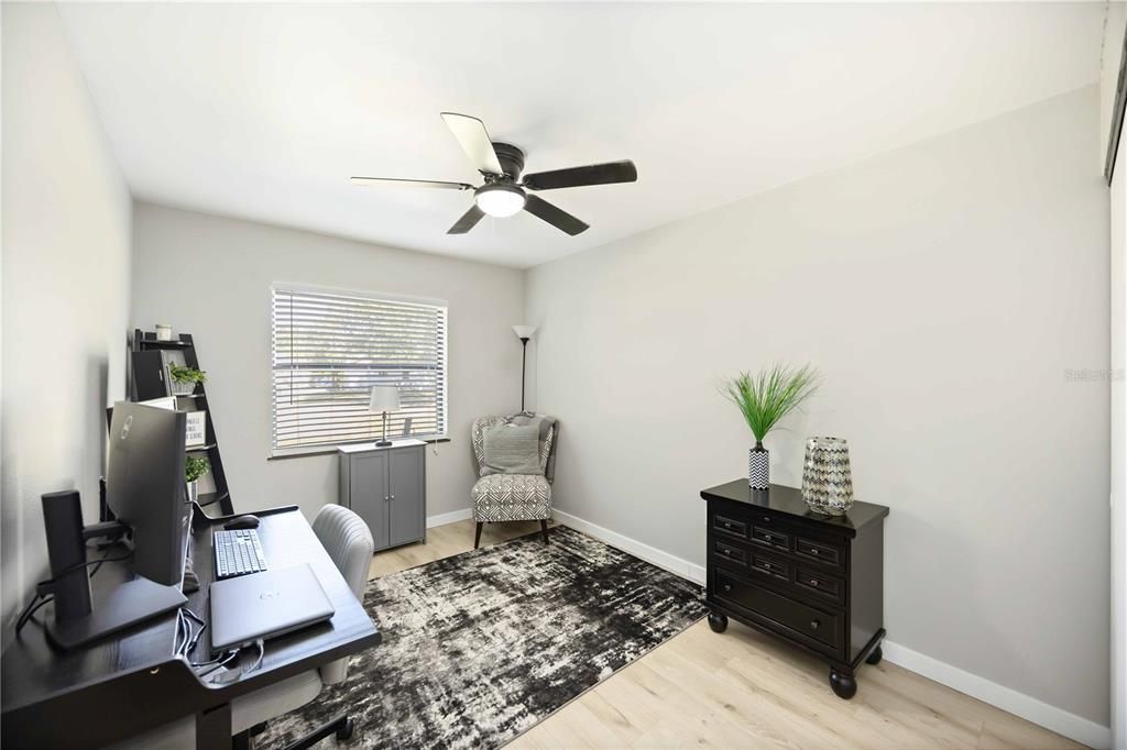 For Sale: $349,999 (2 beds, 2 baths, 878 Square Feet)