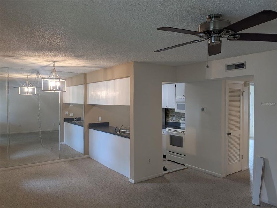 For Rent: $1,675 (2 beds, 1 baths, 748 Square Feet)