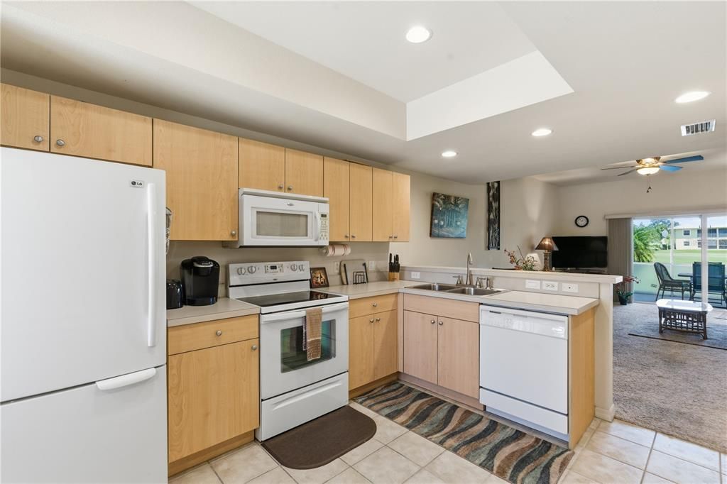 For Sale: $199,900 (2 beds, 2 baths, 1154 Square Feet)