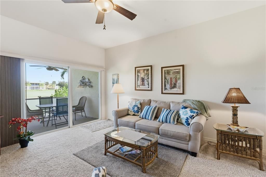 For Sale: $199,900 (2 beds, 2 baths, 1154 Square Feet)