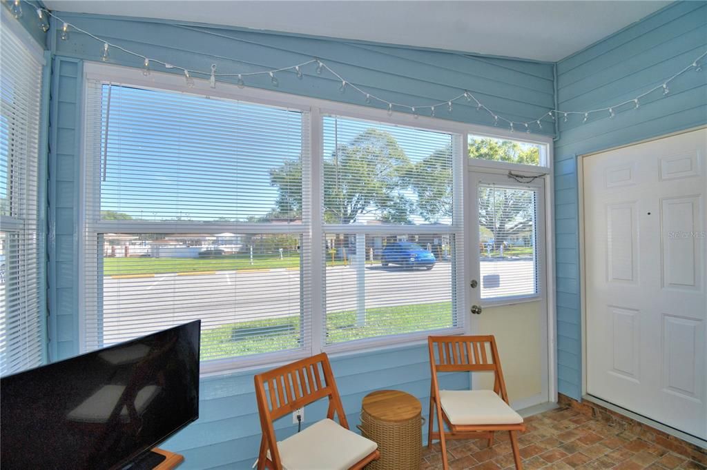 For Sale: $222,000 (2 beds, 2 baths, 1196 Square Feet)