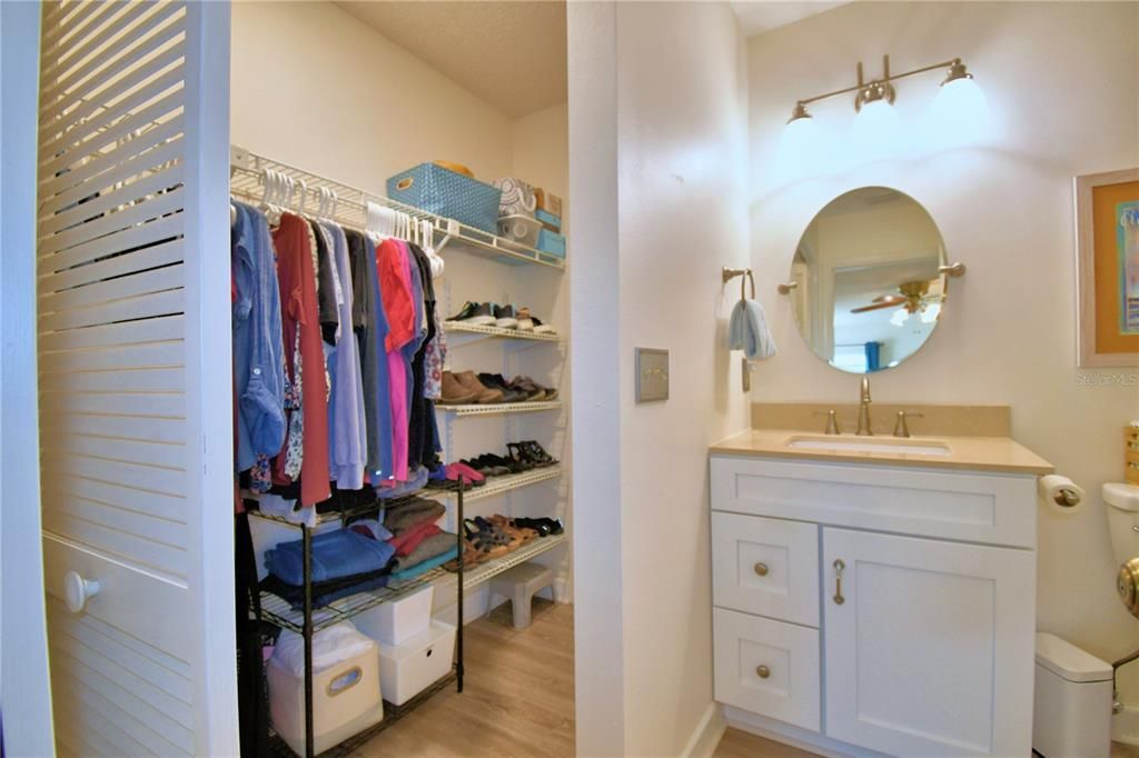 For Sale: $222,000 (2 beds, 2 baths, 1196 Square Feet)