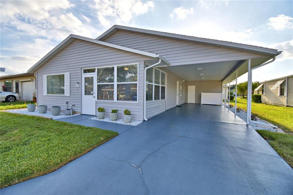 For Sale: $222,000 (2 beds, 2 baths, 1196 Square Feet)