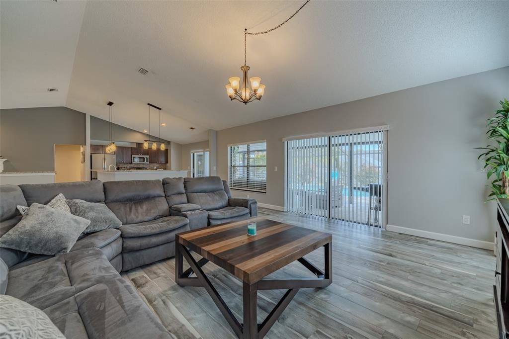 For Sale: $500,000 (4 beds, 2 baths, 2162 Square Feet)