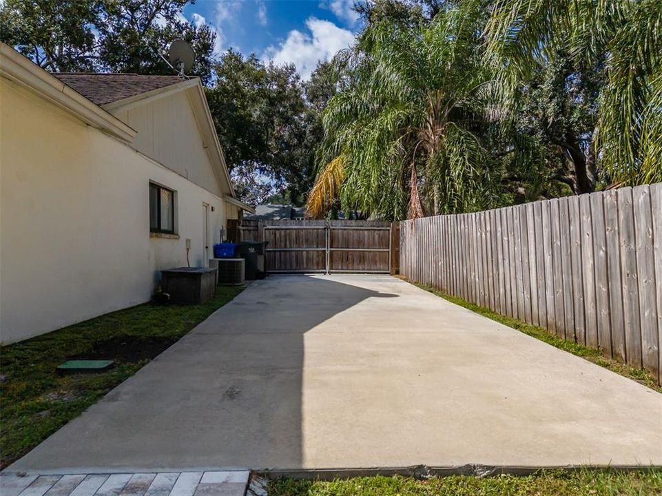 For Sale: $500,000 (4 beds, 2 baths, 2162 Square Feet)