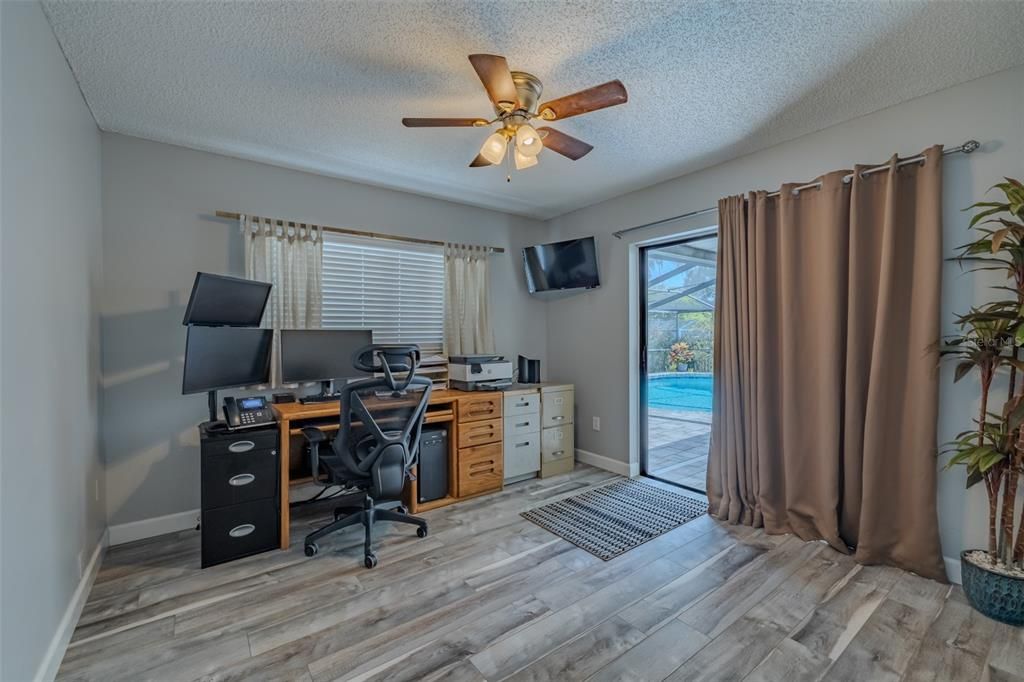 For Sale: $500,000 (4 beds, 2 baths, 2162 Square Feet)