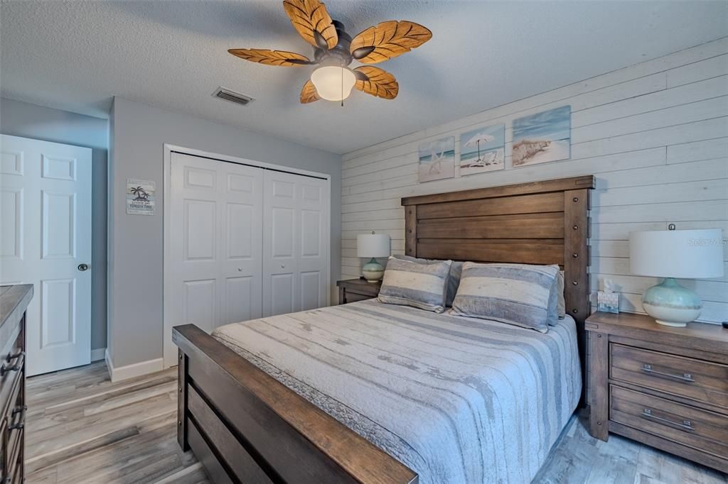 For Sale: $500,000 (4 beds, 2 baths, 2162 Square Feet)