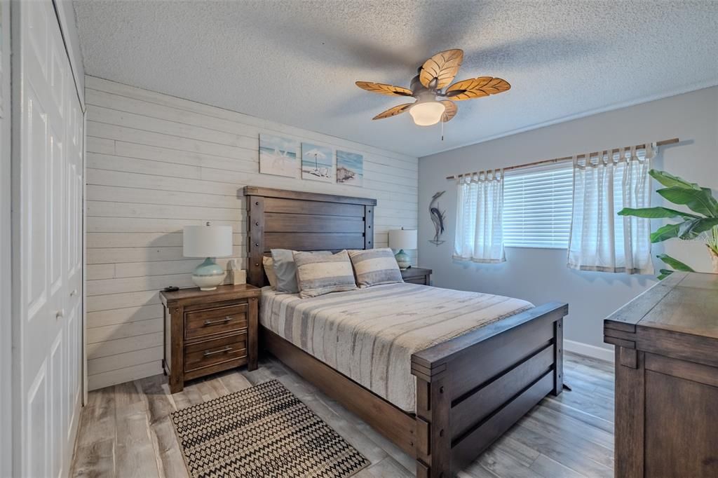 For Sale: $500,000 (4 beds, 2 baths, 2162 Square Feet)