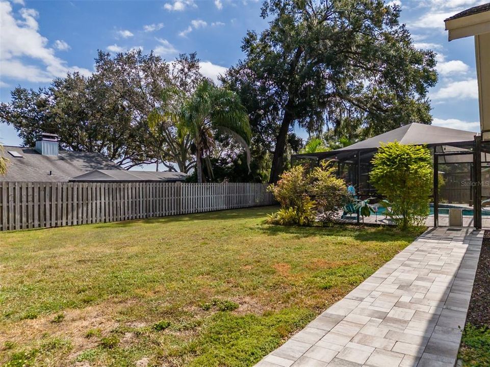 For Sale: $500,000 (4 beds, 2 baths, 2162 Square Feet)