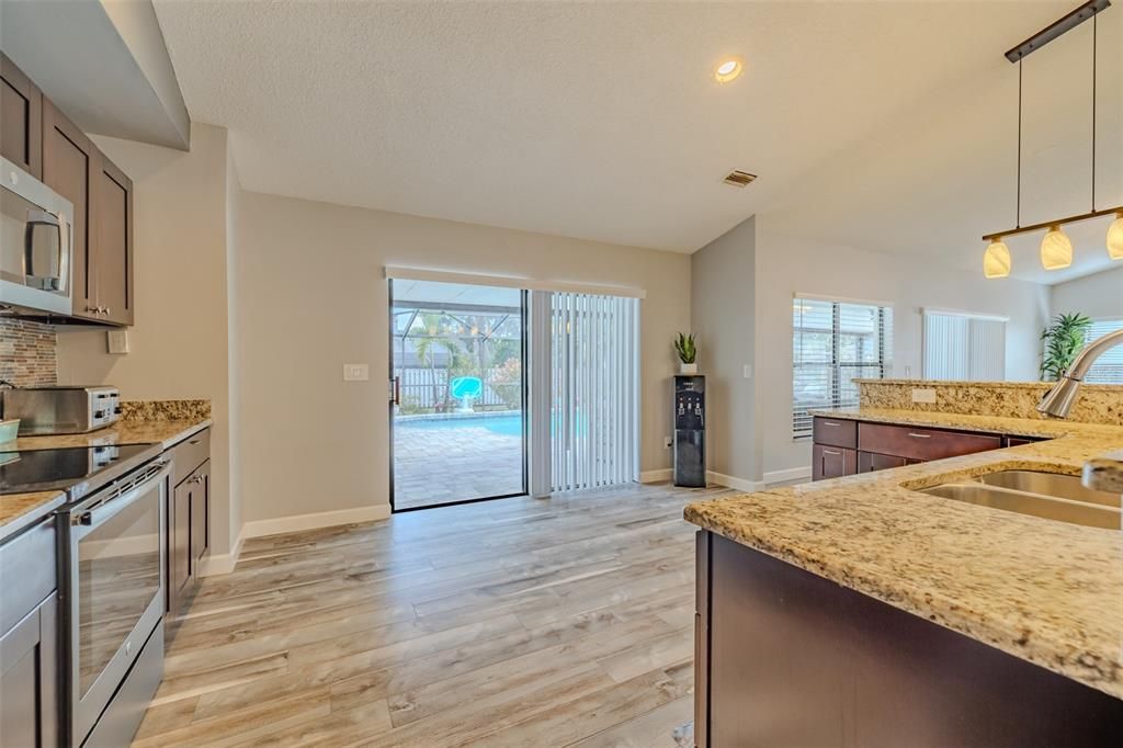 For Sale: $500,000 (4 beds, 2 baths, 2162 Square Feet)