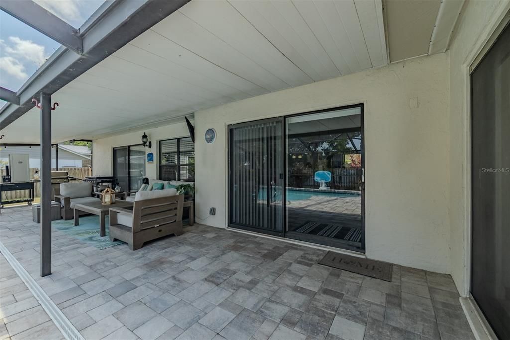 For Sale: $500,000 (4 beds, 2 baths, 2162 Square Feet)