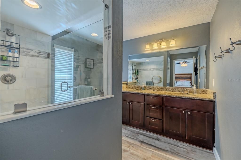 For Sale: $500,000 (4 beds, 2 baths, 2162 Square Feet)