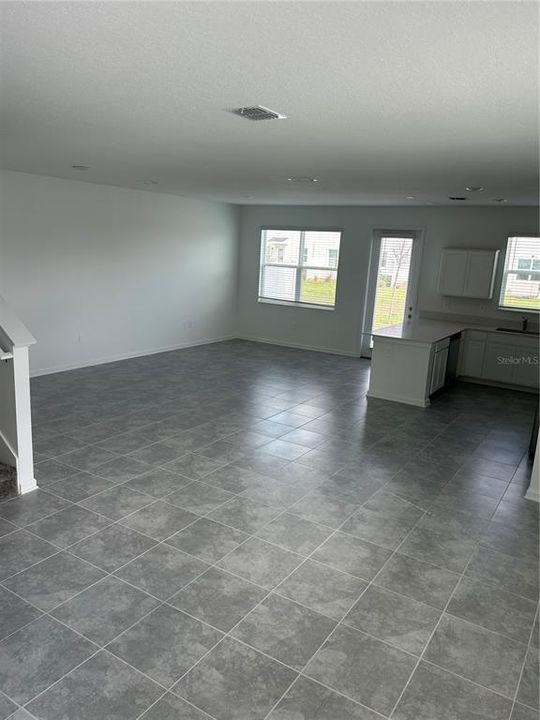 For Rent: $2,600 (3 beds, 2 baths, 1914 Square Feet)