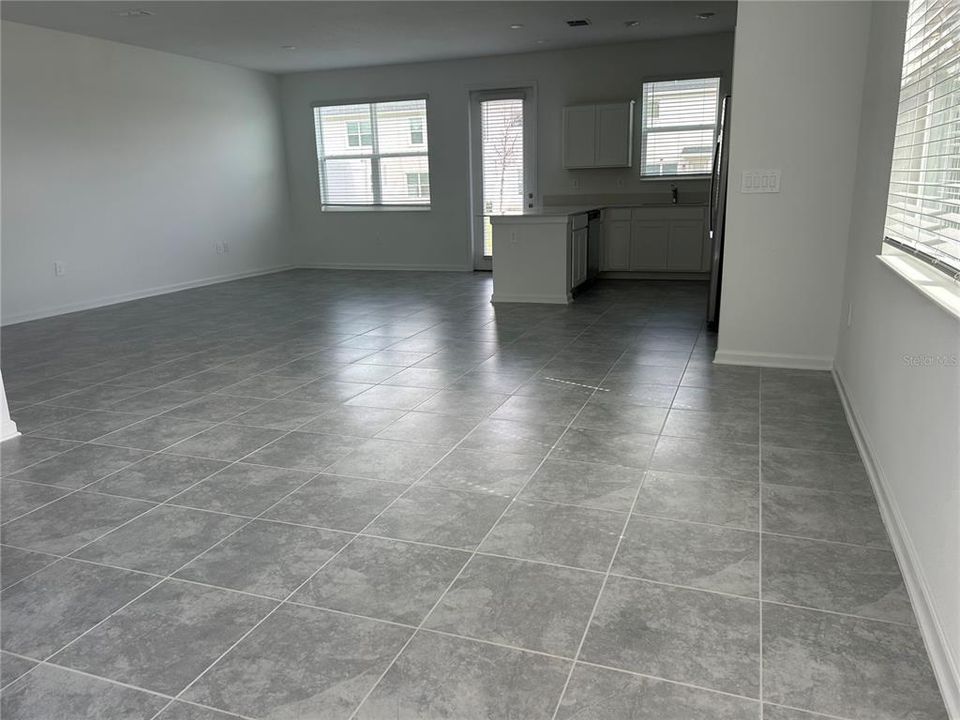 For Rent: $2,600 (3 beds, 2 baths, 1914 Square Feet)