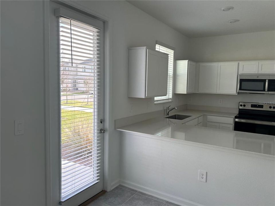 For Rent: $2,600 (3 beds, 2 baths, 1914 Square Feet)