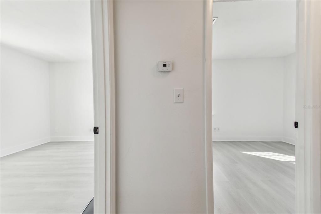 For Sale: $325,000 (2 beds, 1 baths, 789 Square Feet)