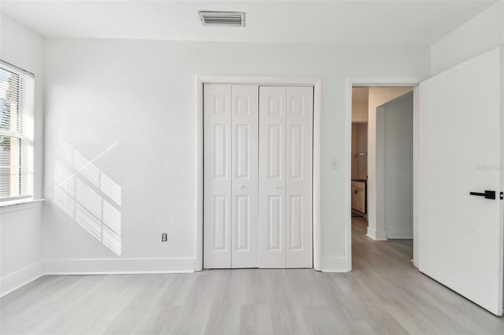 For Sale: $325,000 (2 beds, 1 baths, 789 Square Feet)