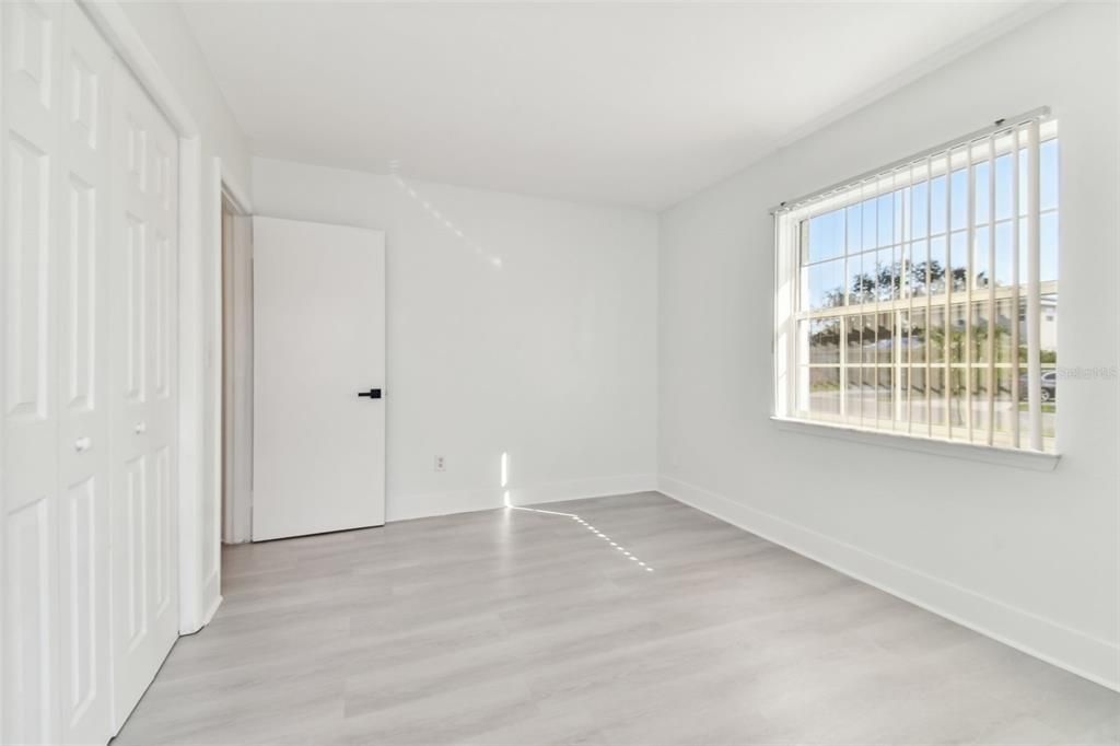 For Sale: $325,000 (2 beds, 1 baths, 789 Square Feet)