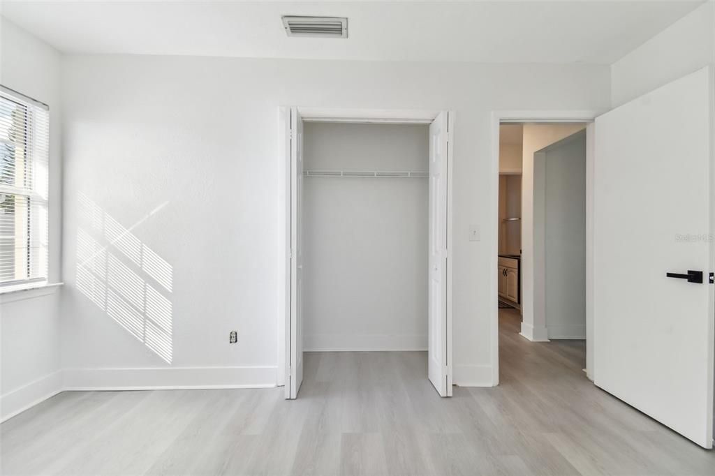 For Sale: $325,000 (2 beds, 1 baths, 789 Square Feet)