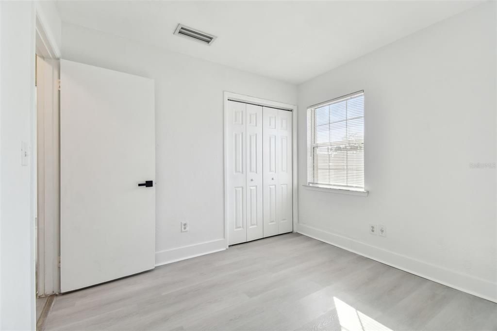 For Sale: $325,000 (2 beds, 1 baths, 789 Square Feet)