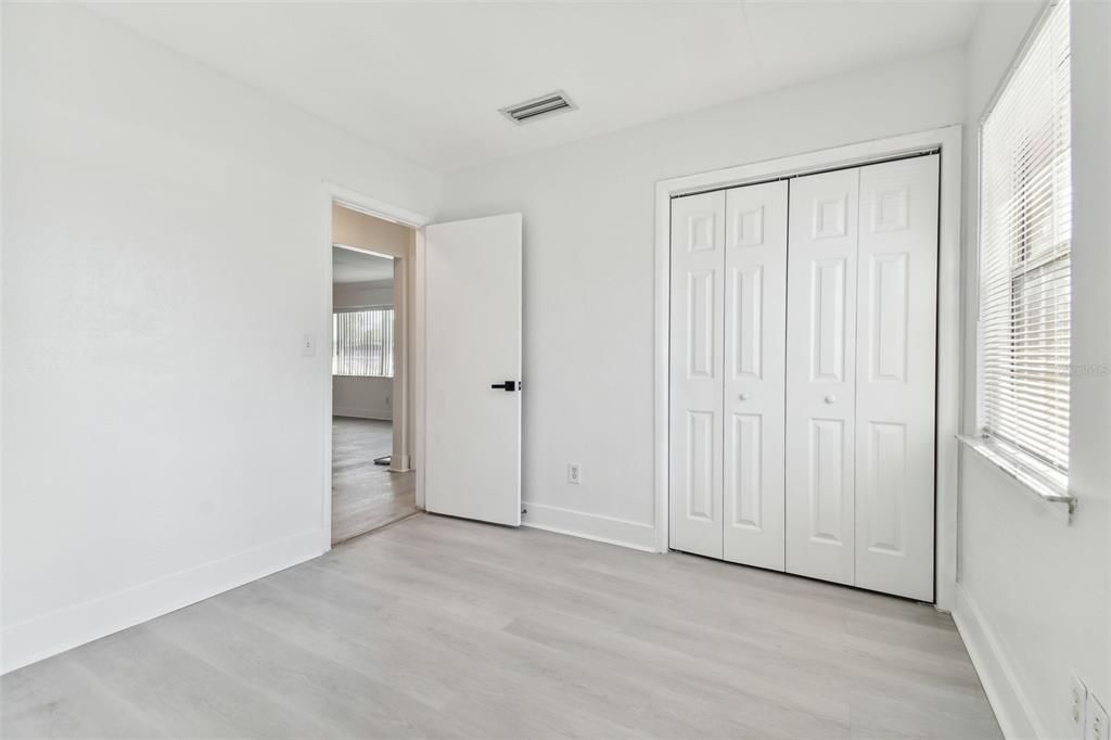 For Sale: $325,000 (2 beds, 1 baths, 789 Square Feet)