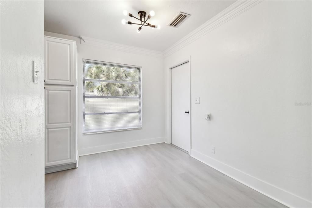 For Sale: $325,000 (2 beds, 1 baths, 789 Square Feet)