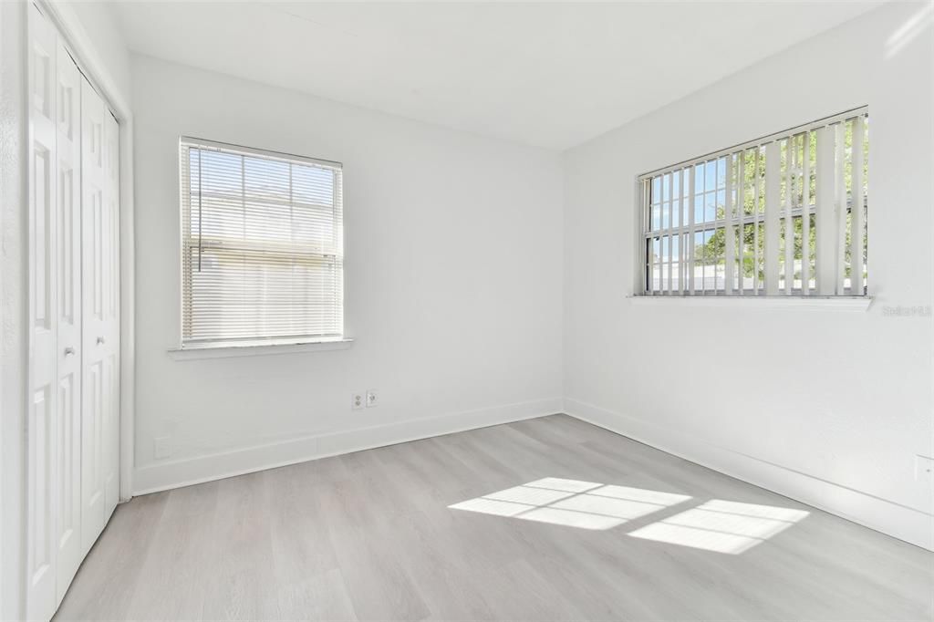 For Sale: $325,000 (2 beds, 1 baths, 789 Square Feet)