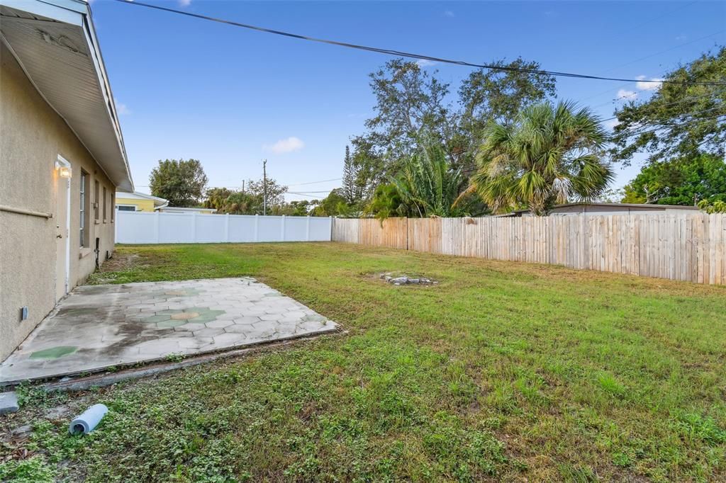 For Sale: $325,000 (2 beds, 1 baths, 789 Square Feet)