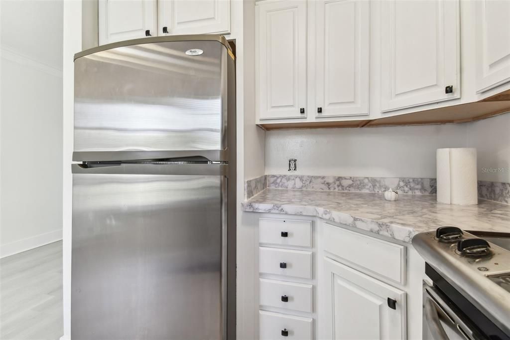 For Sale: $325,000 (2 beds, 1 baths, 789 Square Feet)