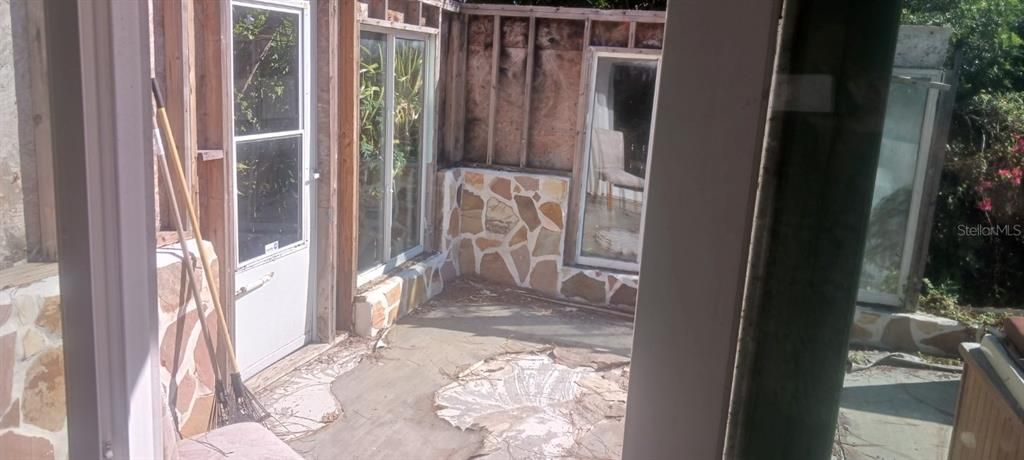 For Sale: $249,900 (3 beds, 2 baths, 1601 Square Feet)