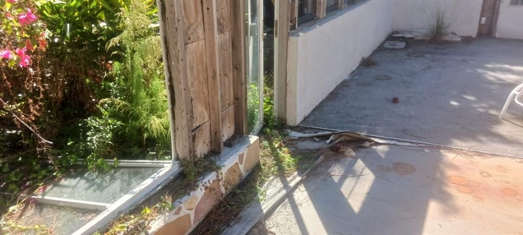 For Sale: $249,900 (3 beds, 2 baths, 1601 Square Feet)