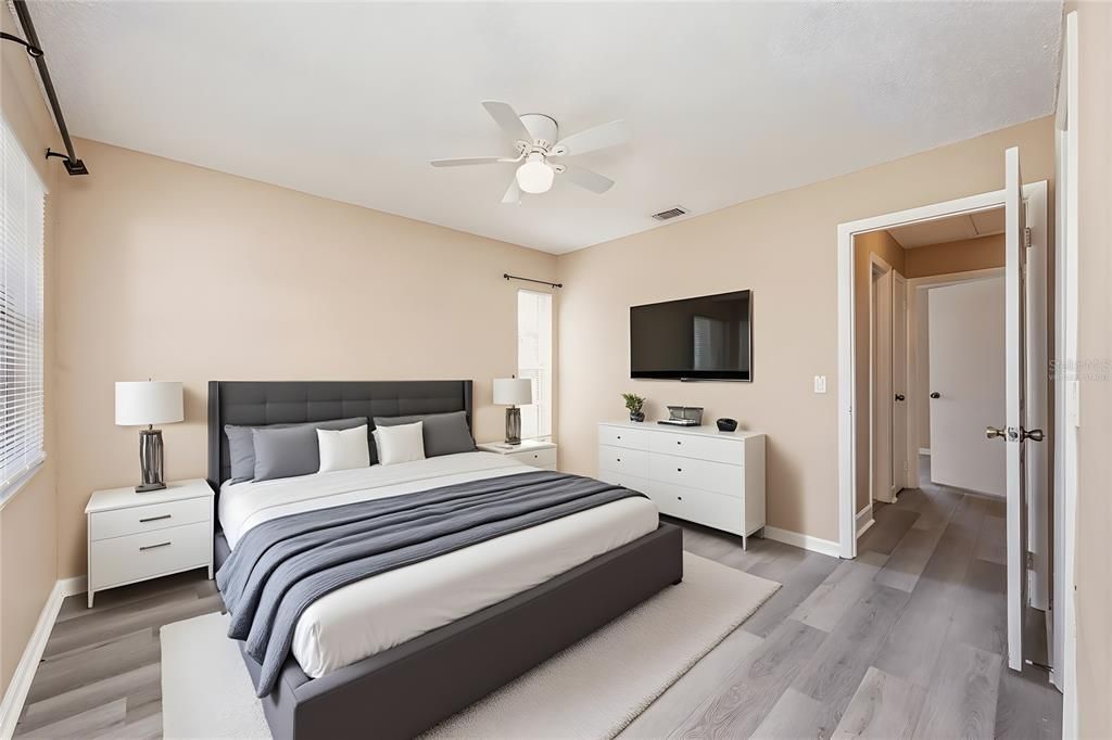 Active With Contract: $250,000 (3 beds, 2 baths, 1050 Square Feet)