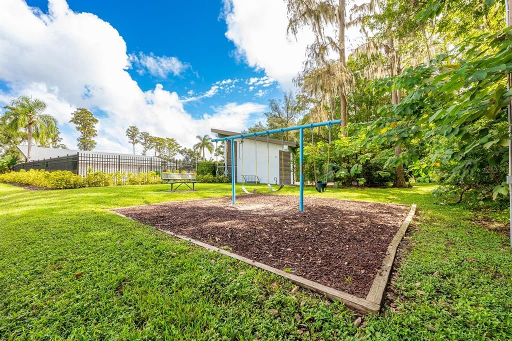 Active With Contract: $250,000 (3 beds, 2 baths, 1050 Square Feet)