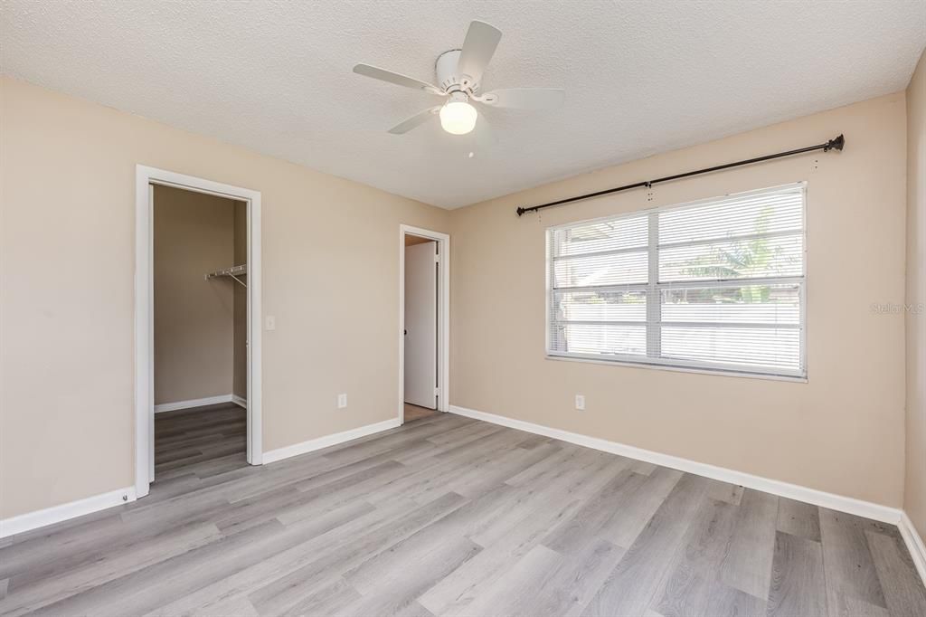 Active With Contract: $250,000 (3 beds, 2 baths, 1050 Square Feet)