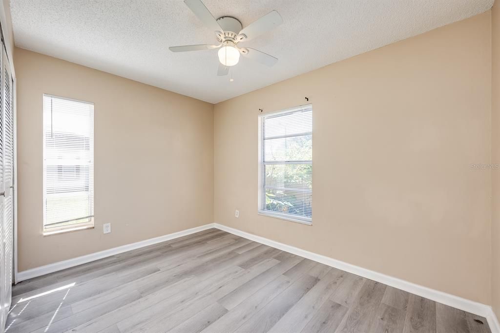 Active With Contract: $250,000 (3 beds, 2 baths, 1050 Square Feet)