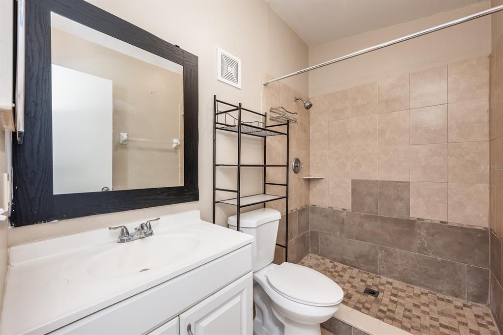 Active With Contract: $250,000 (3 beds, 2 baths, 1050 Square Feet)