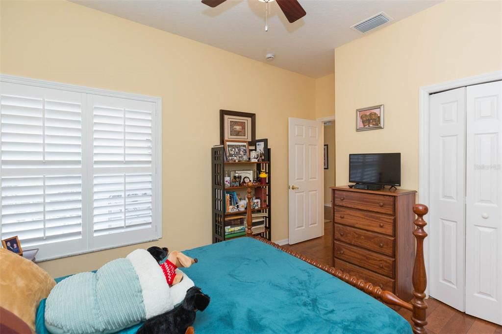 Activo con contrato: $370,000 (3 camas, 2 baños, 1852 Pies cuadrados)