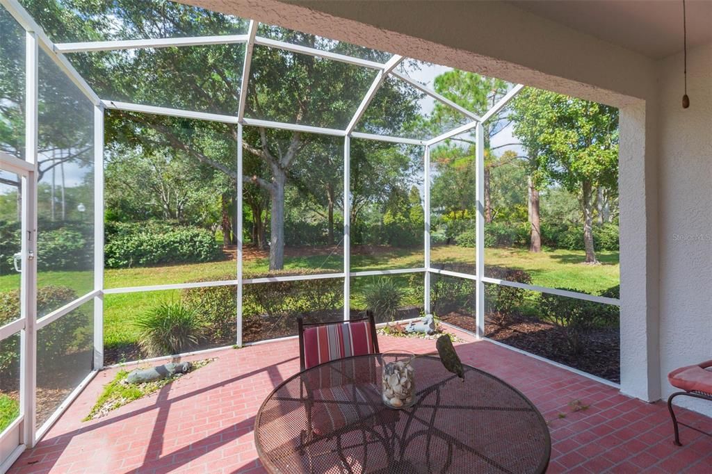 Activo con contrato: $370,000 (3 camas, 2 baños, 1852 Pies cuadrados)